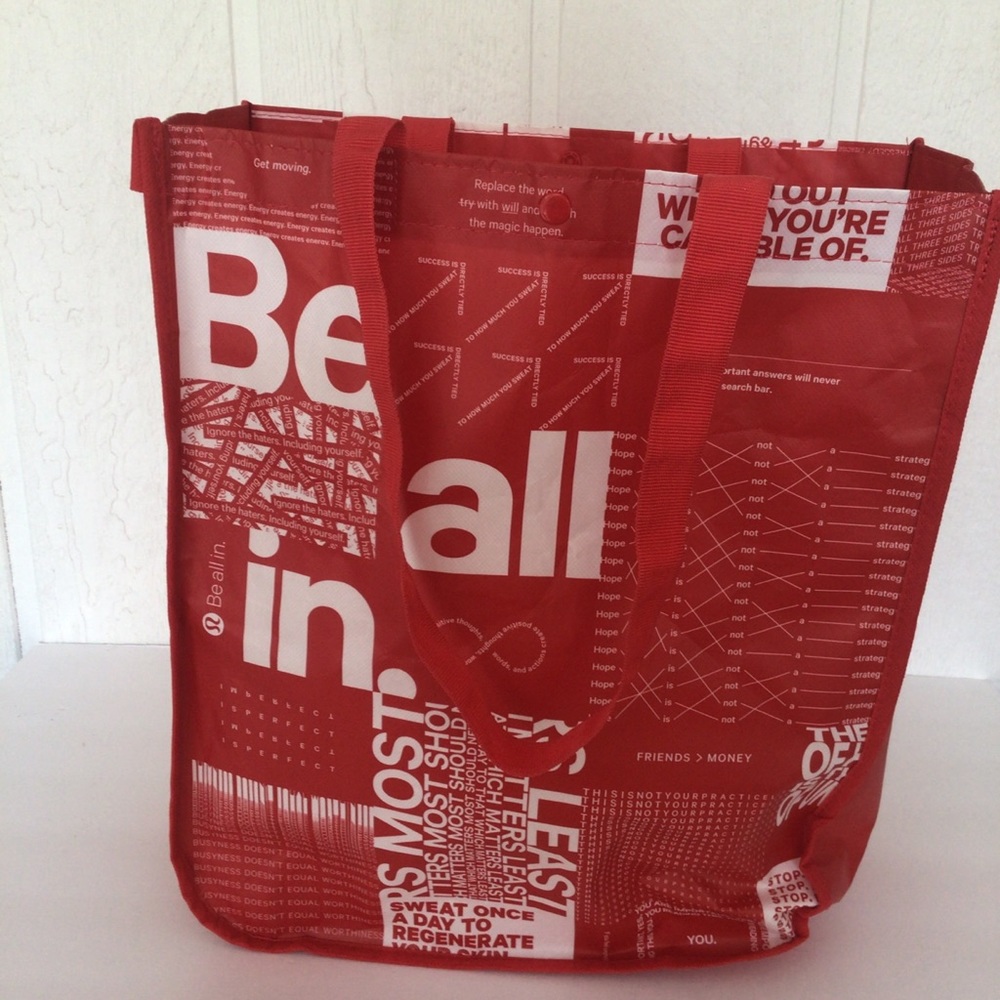 LULULEMON LARGE MANIFESTO RED AND WHITE TOTE BE ALL IN - Picture 3 of 9